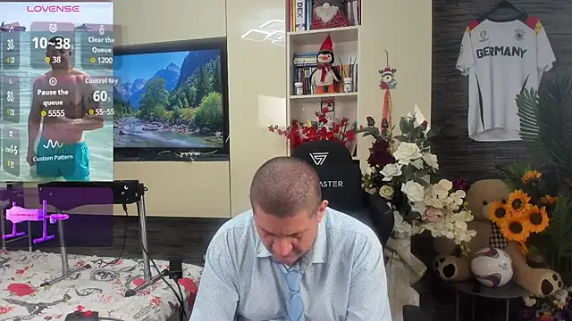 SpartacusDaddy48's Webcam Show