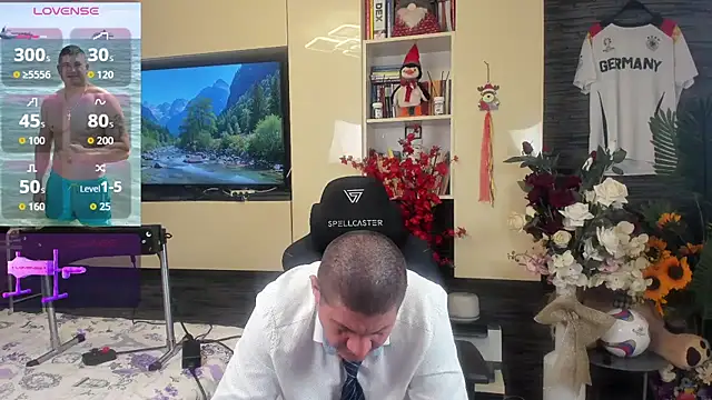 SpartacusDaddy48 Webcam Show