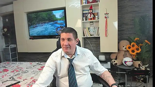 SpartacusDaddy48 webcam show