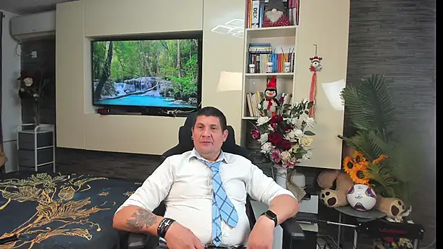 Show modela SpartacusDaddy48 na web-kameri