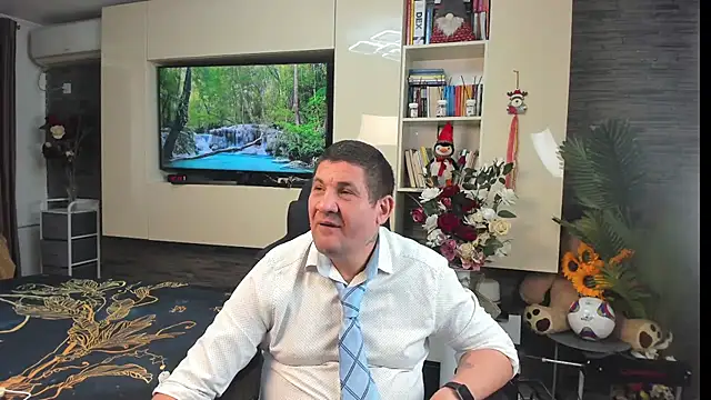 Show modela SpartacusDaddy48 na web-kameri