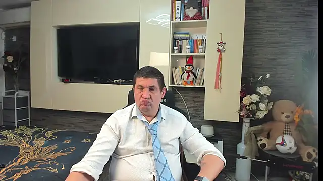 SpartacusDaddy48 网络视讯表演