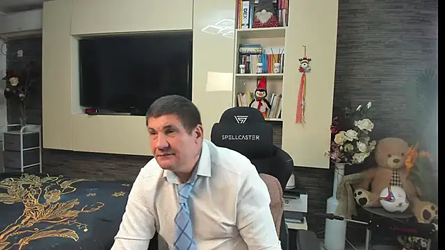 SpartacusDaddy48 Show in webcam