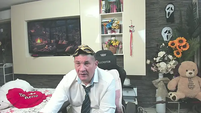 SpartacusDaddy48 – webcam-show