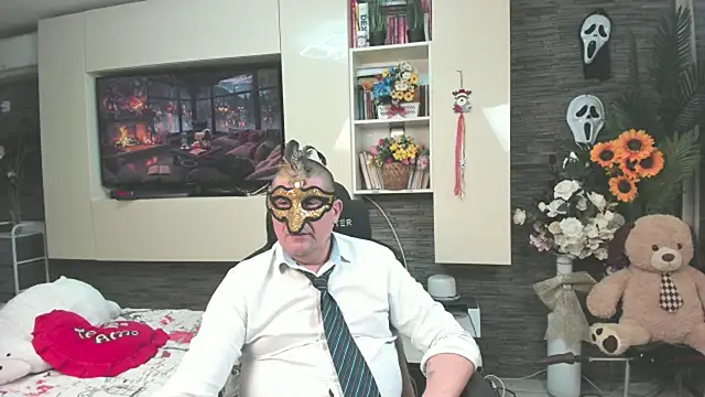 SpartacusDaddy48: διαδικτυακό σόου στην κάμερα