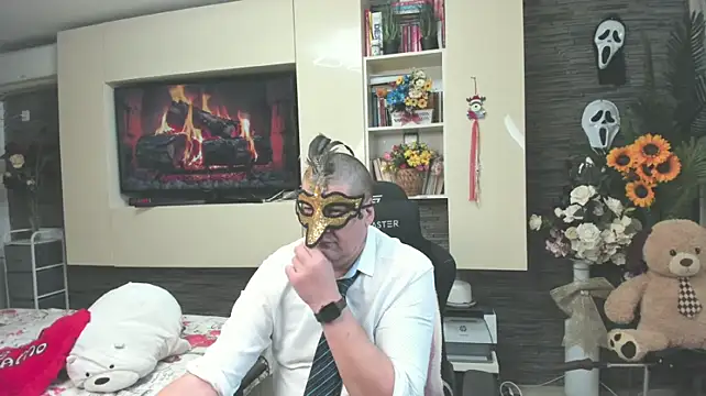 SpartacusDaddy48 Show in webcam