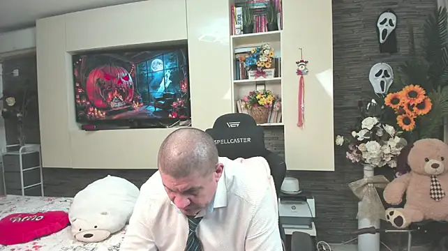 SpartacusDaddy48 Webcam Show