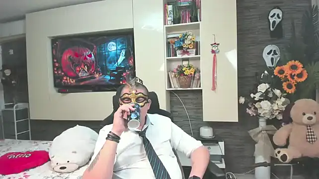 SpartacusDaddy48 Show in webcam