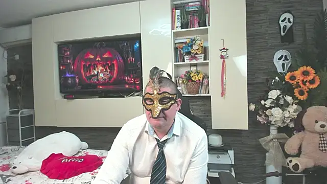 SpartacusDaddy48 Show in webcam
