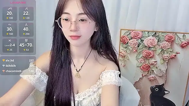 -ruoruo-'s Live XXX Chat