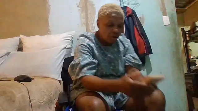 Nicky52: вебкам-шоу