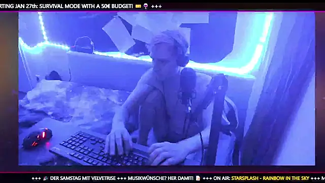 VelvetRise's Webcam Show