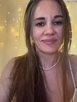 LucieMack Adlı Modelin Canlı XXX Sohbeti