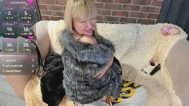 FlirtyMary's Live Sex Cam Show