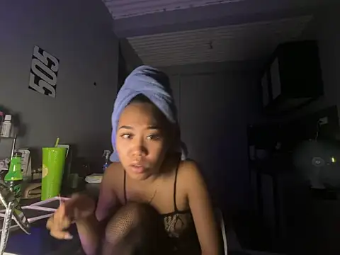 Онлайн чат XXX PinayLina18