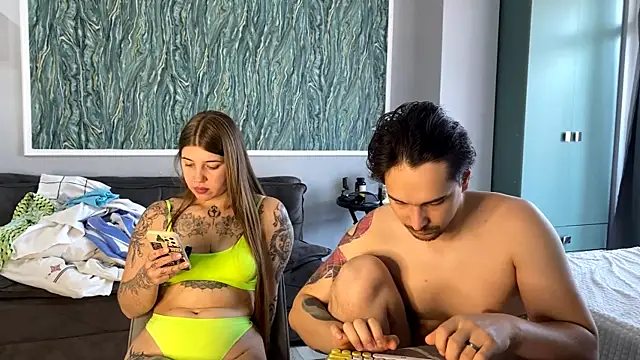 Miley_and_Michael's Live XXX Chat