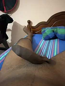 Creepyboy_77 Adlı Modelin Web Kamerası Şovu