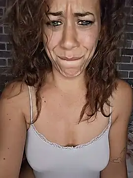Show modela HotGinger66 na web-kameri