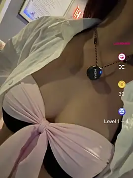 jiajia_L Show in webcam