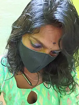 Tamil_lovelydoll96のライブXXXチャット