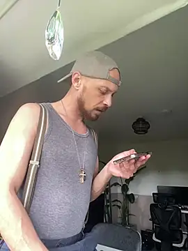 MattMiller28 Show in webcam