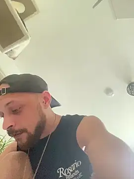 MattMiller28: διαδικτυακό σόου στην κάμερα