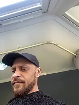 MattMiller28: διαδικτυακό σόου στην κάμερα