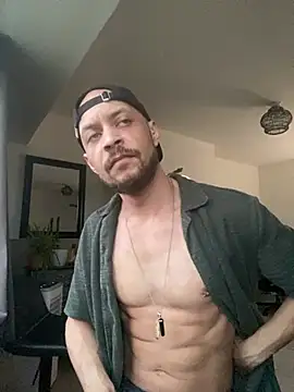 Show modela MattMiller28 na web-kameri