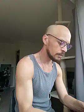 MattMiller28 Show in webcam