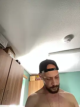 MattMiller28 Show in webcam