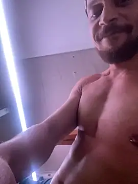Show modela MattMiller28 na web-kameri