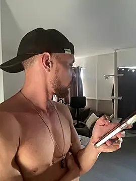 MattMiller28: διαδικτυακό σόου στην κάμερα