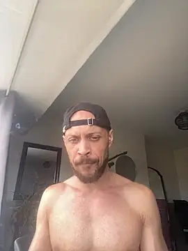 Show modela MattMiller28 na web-kameri