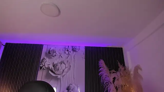 ShaniaDaniels – live chatrum