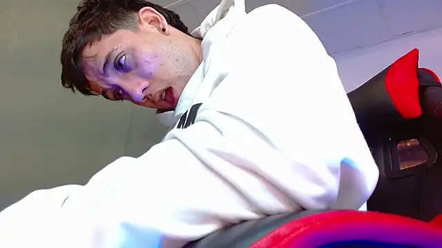 הופעת וובקאם של alexgiraldo__