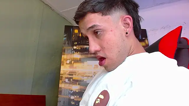 alexgiraldo__ Show in webcam