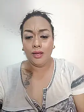 Pertunjukan Kamera Web EmmaKantutera