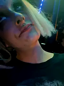 Splash_Queen420 Show in webcam