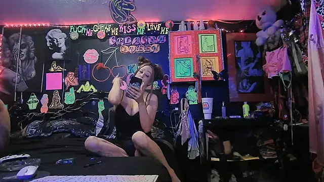 Splash_Queen420 Pertunjukan Webcam