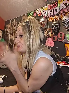 Splash_Queen420 Show in webcam