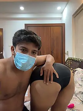 youngcoupleloverose Show in webcam