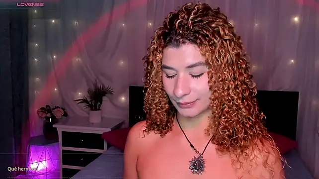 Chat XXX en directo de Evolet_Bee