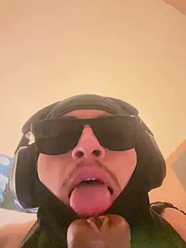 הופעת וובקאם של FantasticB1