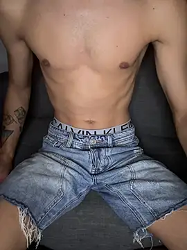 AdrianAfterDark Adlı Modelin Web Kamerası Şovu