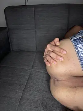 AdrianAfterDark Show Webcam