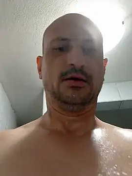 Aligator_90 webcam show
