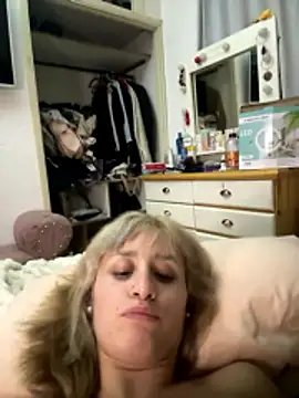 lolitarg's Live XXX Chat