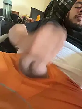 Bbrn69official: διαδικτυακό σόου στην κάμερα