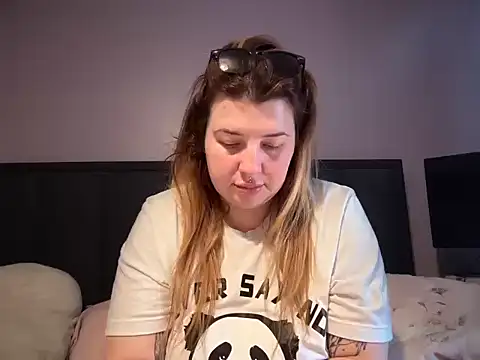 curvy_rosie69 Adlı Modelin Canlı XXX Sohbeti