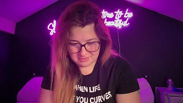 Pokazy przed kamerką – curvy_rosie69